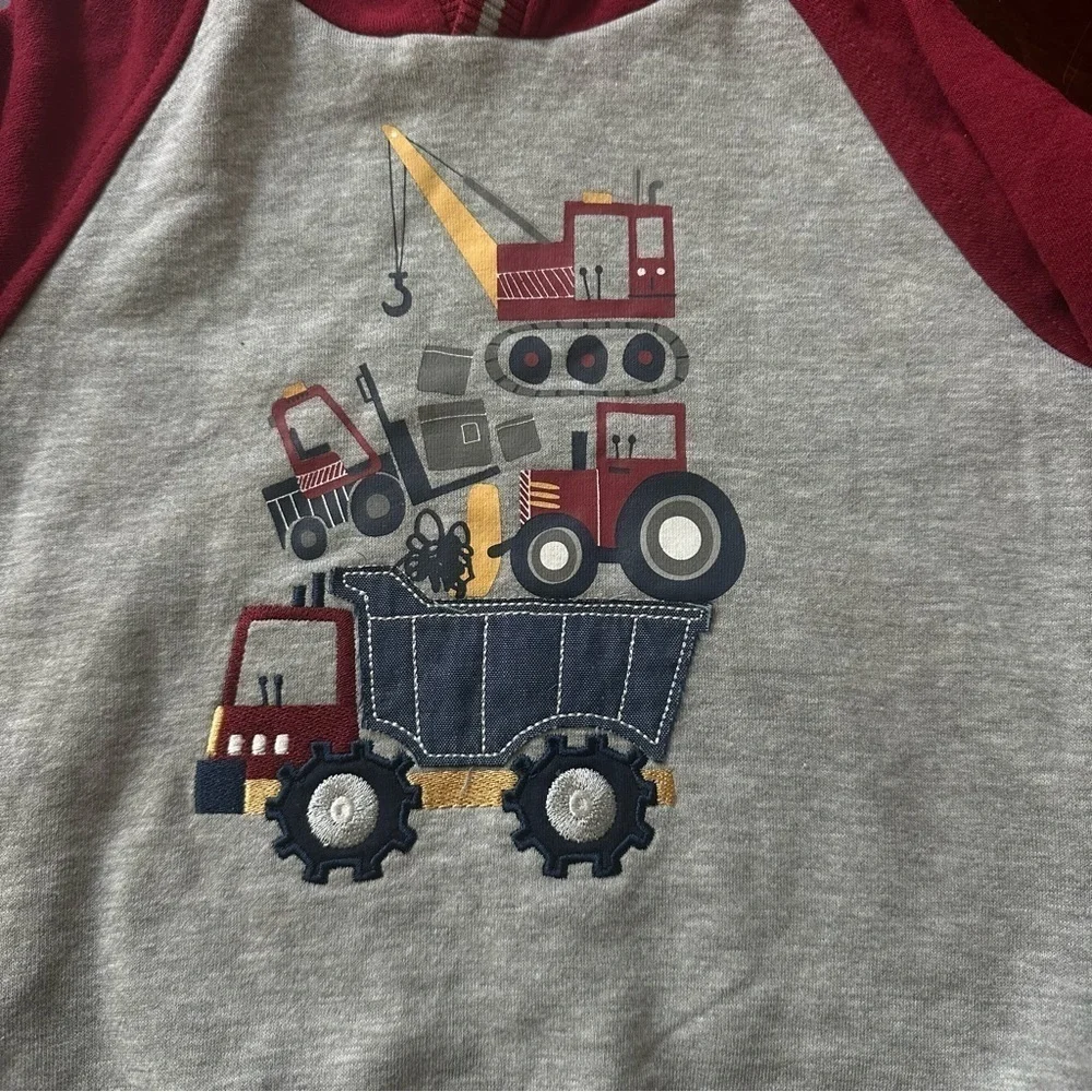 KIDS HEADQUARTERS Size 4T Hoodie & Pant Set